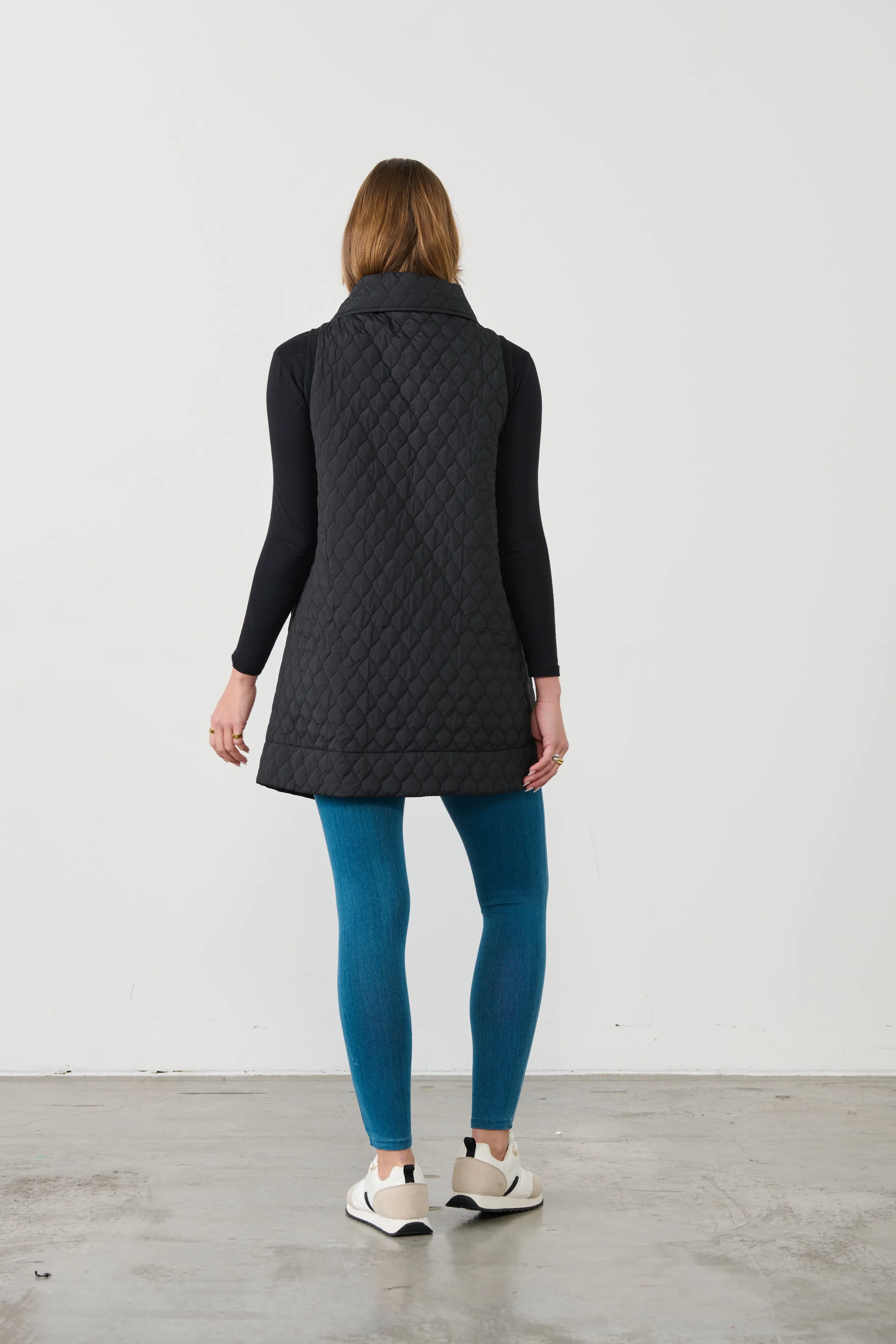 BLACK QUILTED LIGHT PUFFA VEST